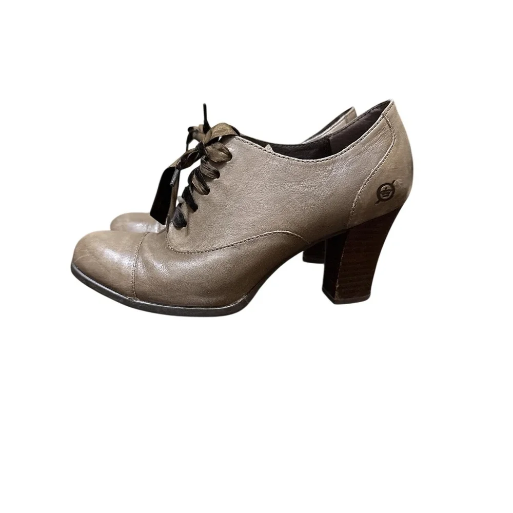 Stylish Born Brown High Heels‎ with Lace-Up Detail size 8